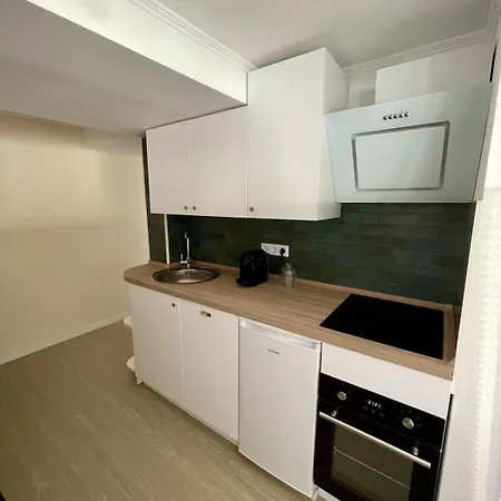 아파트 Bright And Comfortable For 4 People Irrel